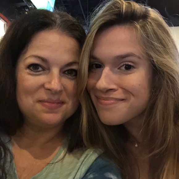 Meet your Posher, Jessica - Picture 3 of 4